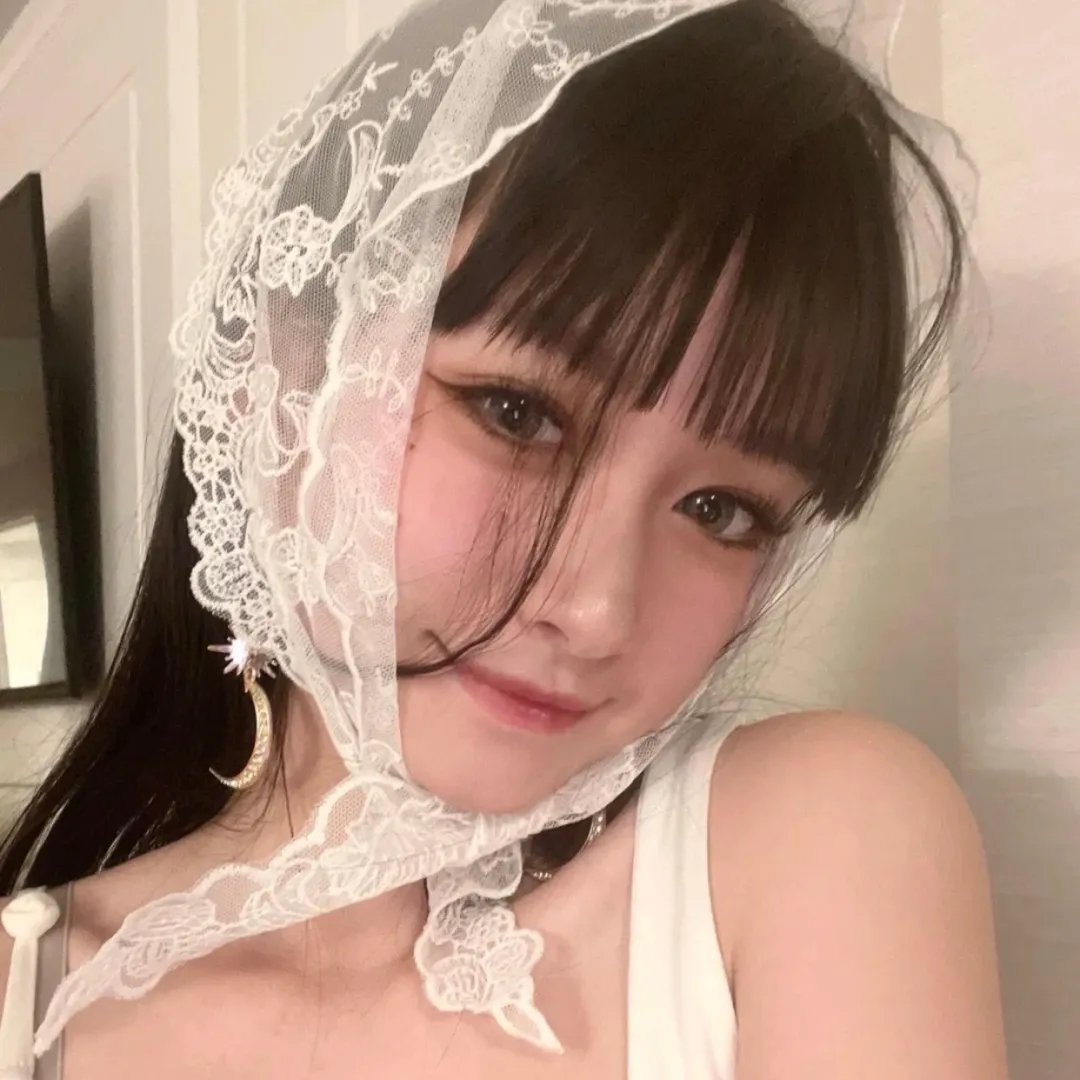 草地上的男人